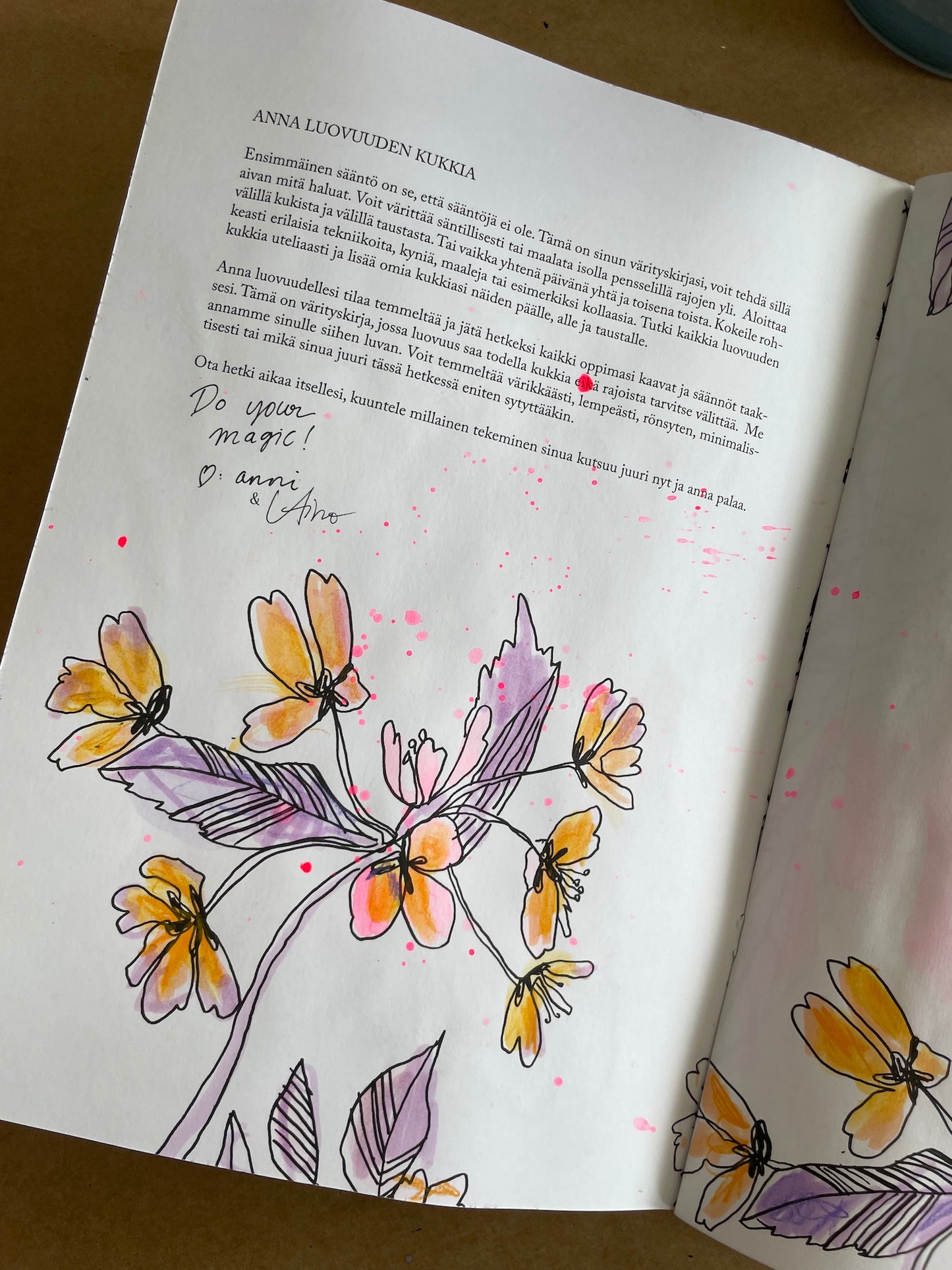 Luovuus kukkii - rajoja rikkova värityskirja